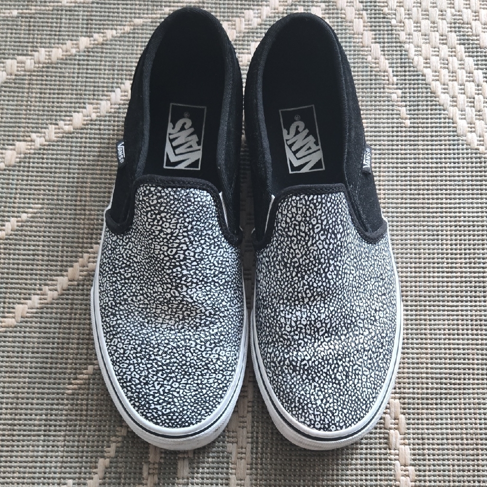 Woman's Black and White Micro Cheetah/ Leopard Print Slip-On Vans